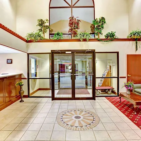Days Inn & Suites By Wyndham Louisville Sw-2